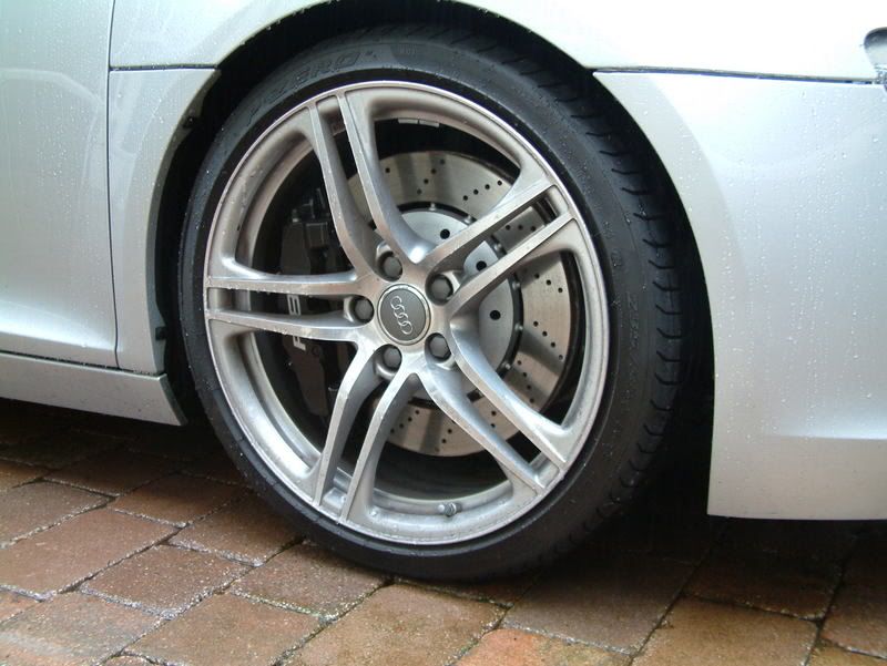 AudiR8002.jpg