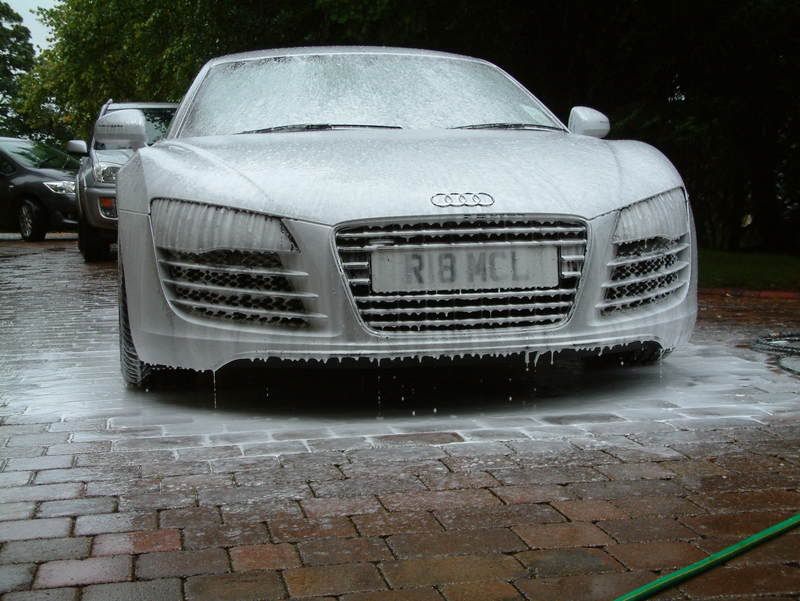 AudiR8006.jpg