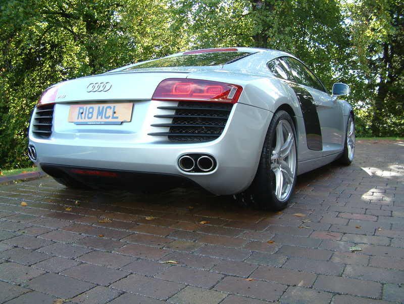 AudiR8046.jpg