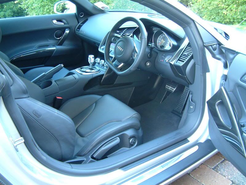 AudiR8057.jpg