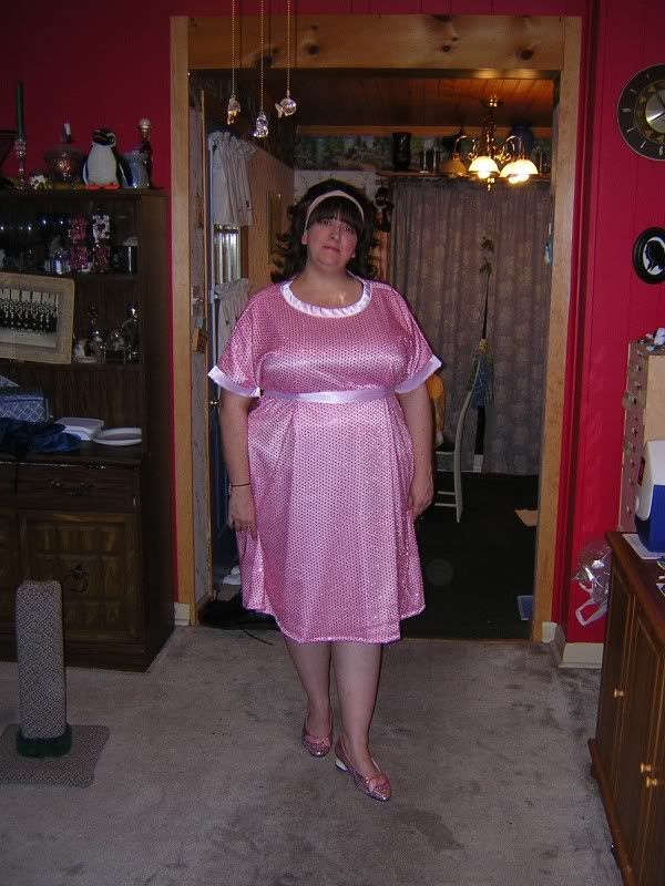 So this is Angie, she is Edna Turnblad from Hairspray, John Travolta plays her in the movie. These are the pictures she sent me after she had her hair done.
