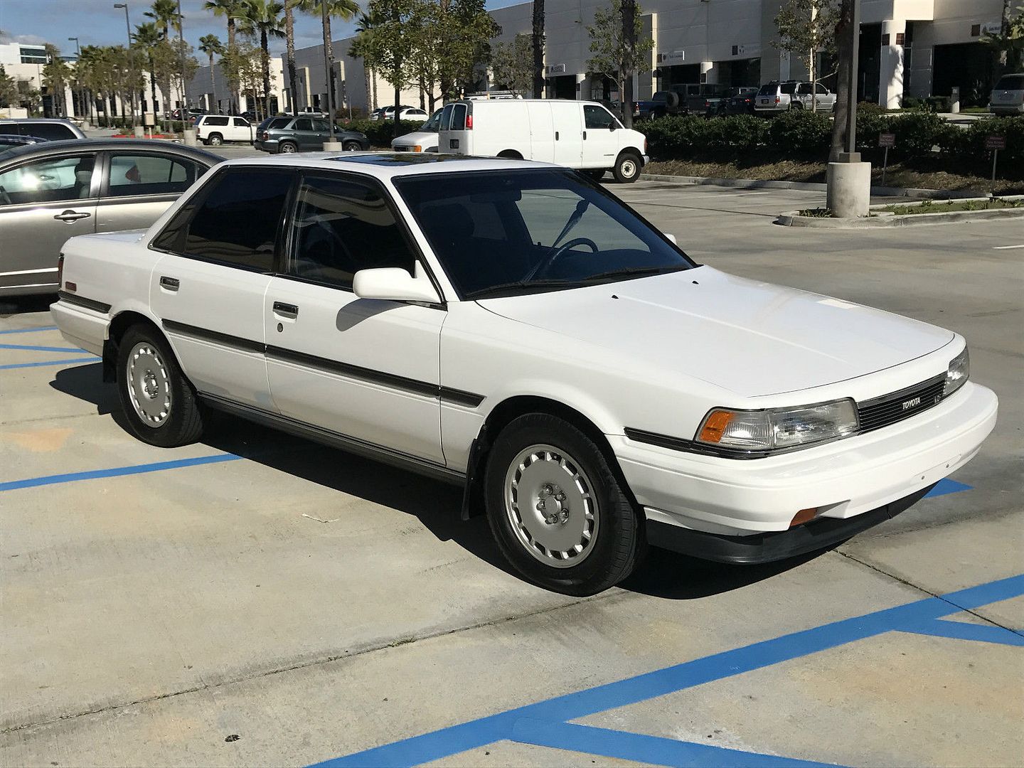 Rare Find! 1989 Toyota Camry V6 Review - m0eioem