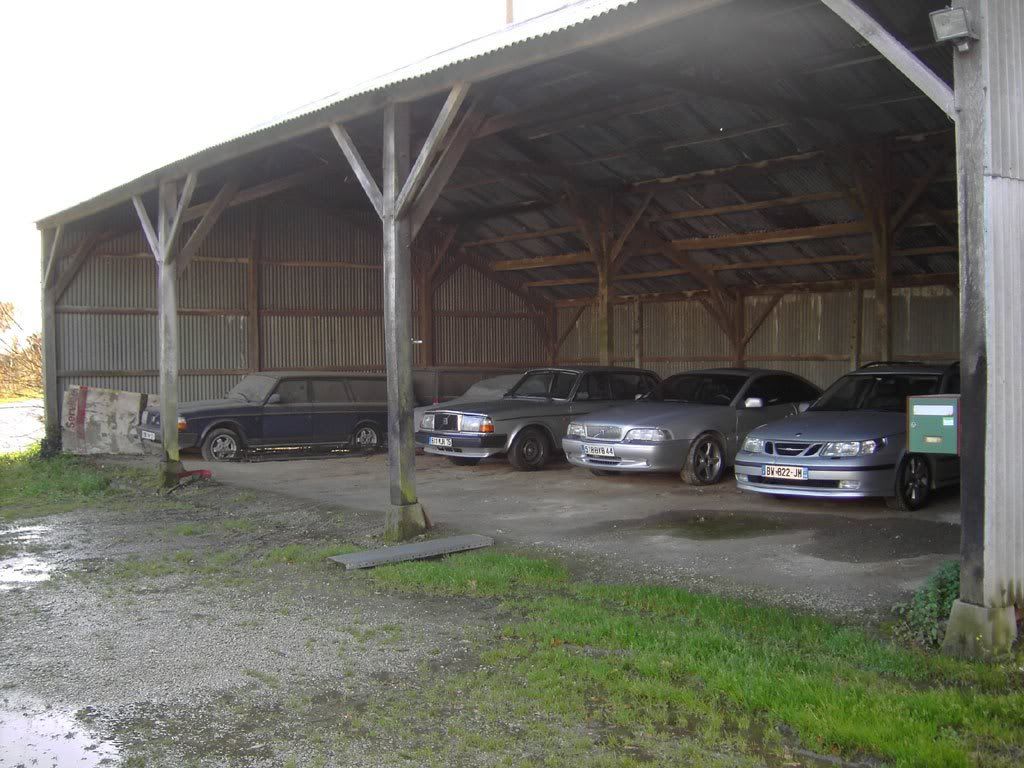 [Image: hangarle14_12_2011.jpg]