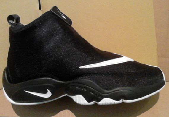 nike-zoom-flight-glove-98-2013-retro-release_zpsae6d5e31.jpg