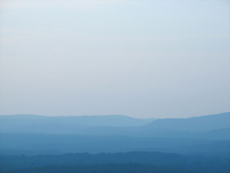 IMAGE: http://i13.photobucket.com/albums/a257/dyle/POTN%20Challenges/minimalism.jpg