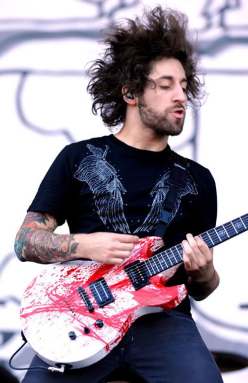 Joe Trohman 2018 Wife, net worth, tattoos, smoking & body facts Taddlr