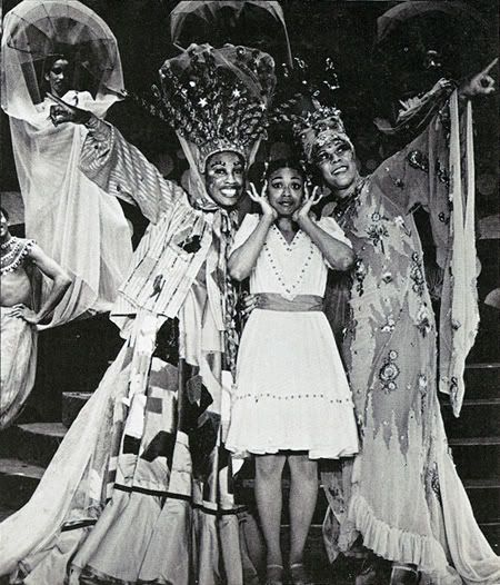 re: A couple of neat pictures from the original production of THE WIZ