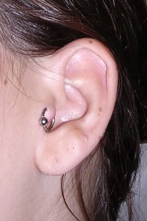 Here's my new 16g tragus!