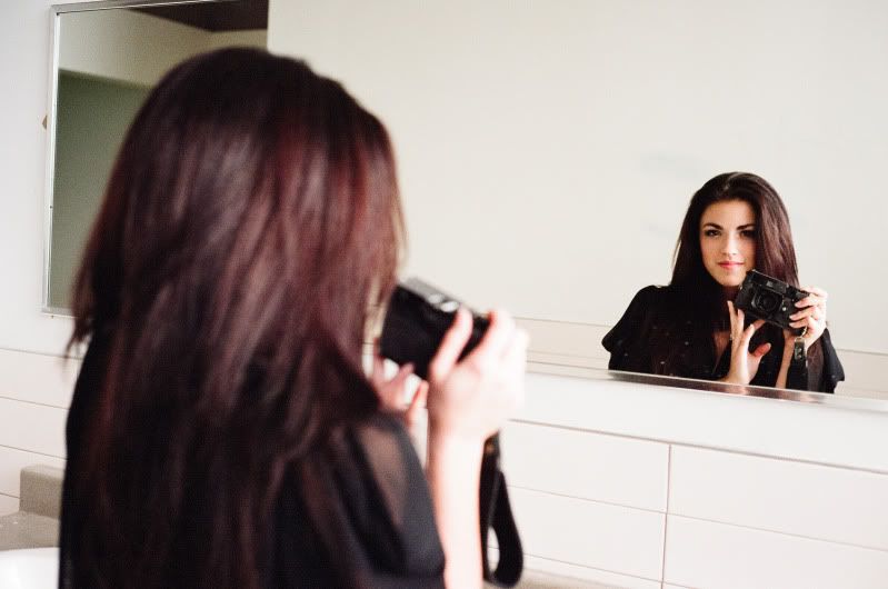 IMAGE: http://i13.photobucket.com/albums/a270/sebmour/studio4fun-4.jpg