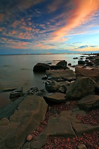 IMAGE: http://i13.photobucket.com/albums/a272/RedG35C/991299061_7WSwV-L.jpg