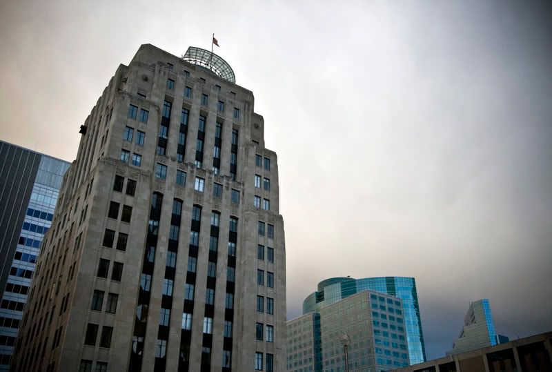 IMAGE: http://i13.photobucket.com/albums/a272/RedG35C/May%202008/WestinMPLSViews-11.jpg