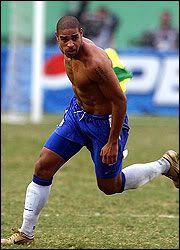 a_adrianogol2_v.jpg