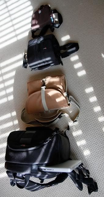 IMAGE: http://i13.photobucket.com/albums/a279/iMryanmac/camera%20gear/bags/the%204/_MG_3851.jpg