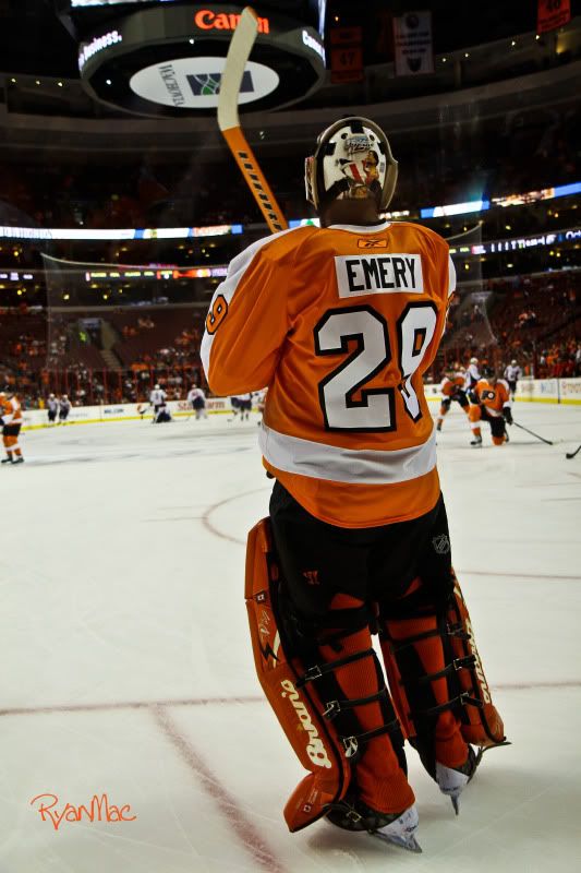 IMAGE: http://i13.photobucket.com/albums/a279/iMryanmac/flyers/20091006-IMG_2346.jpg