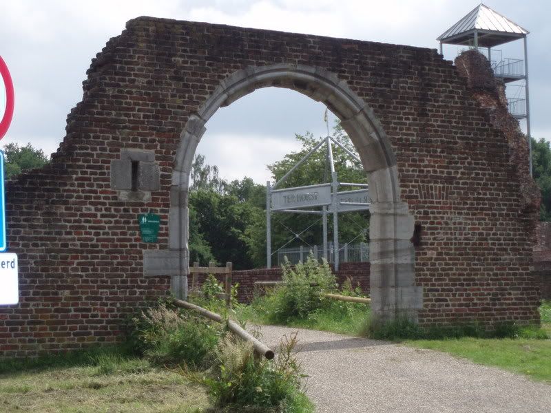 [img width=640 height=480]http://i13.photobucket.com/albums/a282/goliatje/P5310010.jpg[/img]