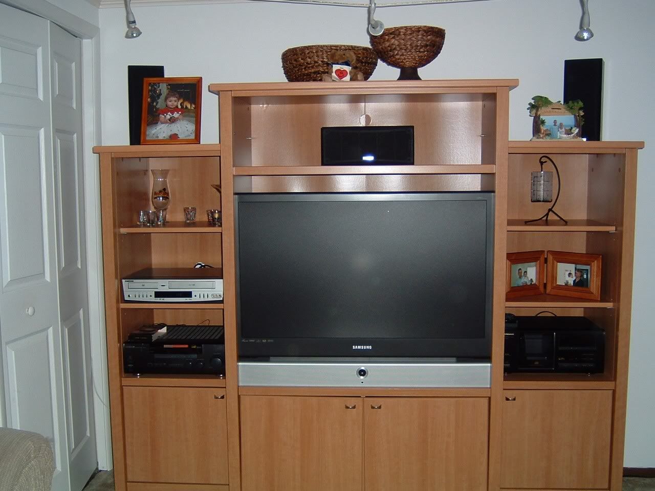 http://i13.photobucket.com/albums/a282/jackhunt321/new42TV.jpg