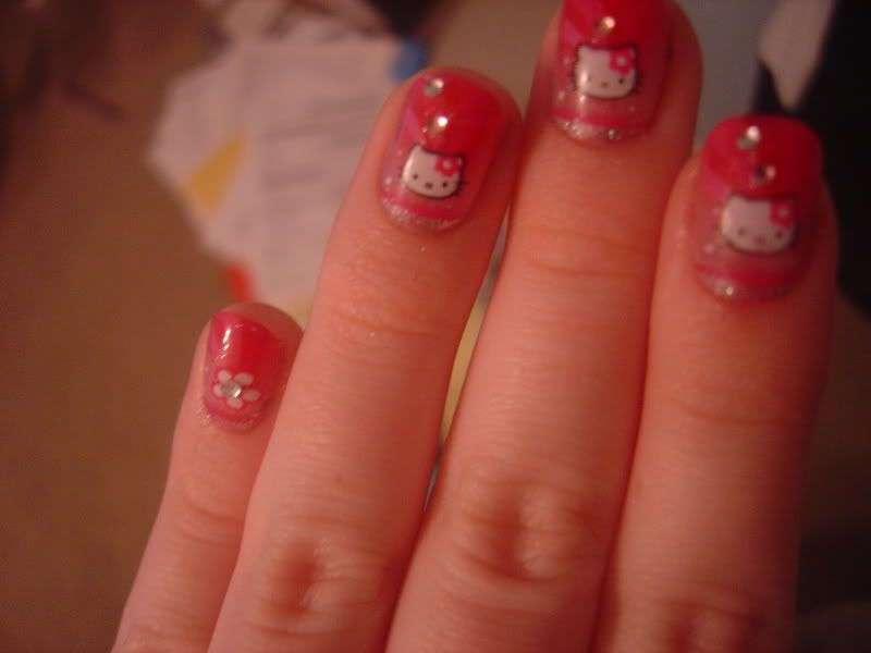 DSC01697-1.jpg hello kitty nails!! image by orangeducklover