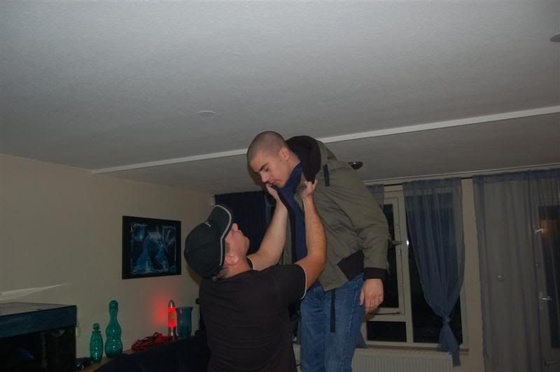 [img width=680 height=452]http://i13.photobucket.com/albums/a287/mantabert/DSC_1996Large.jpg[/img]