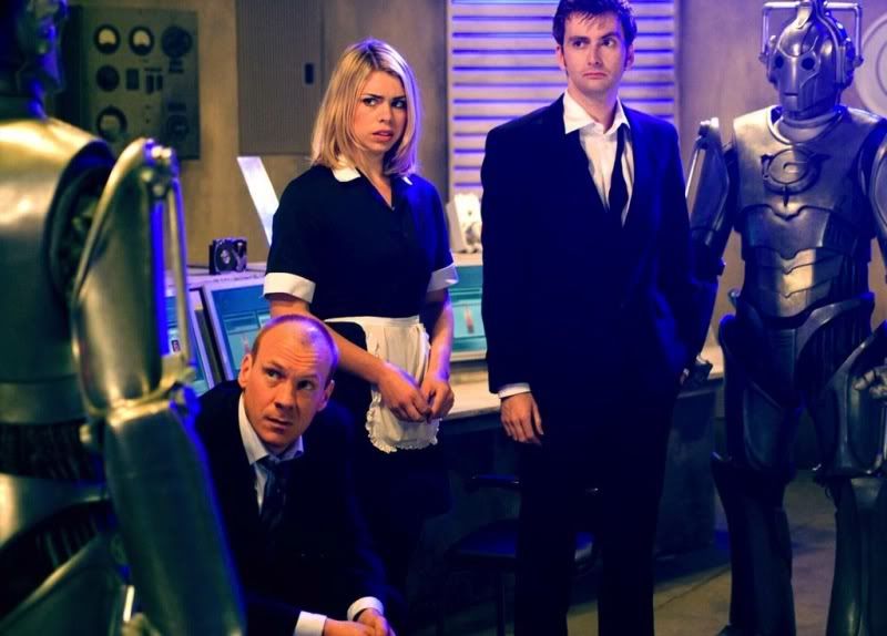 The Doctor, Rose and Pete in the control room in The Age of Steel