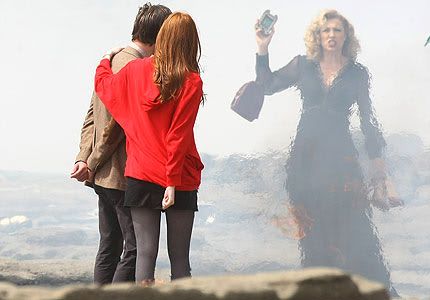 The Doctor and Amy say goodbye to River after their encounter with the Weeping Angels.