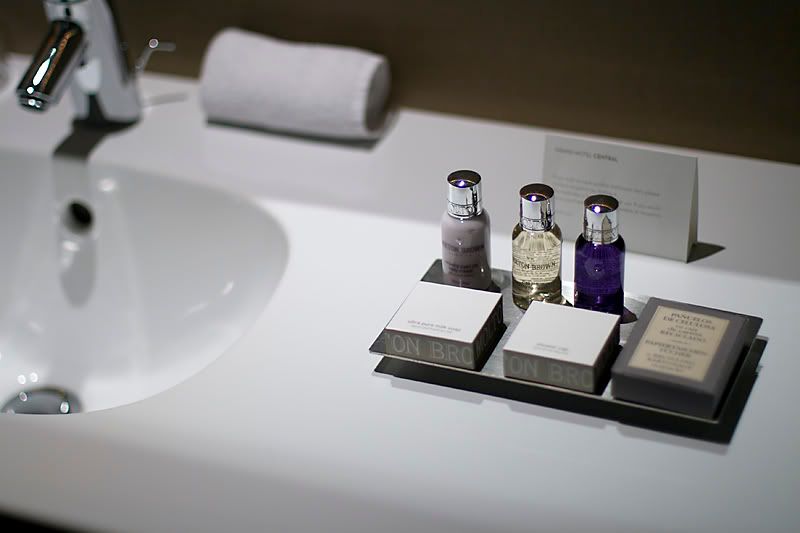 IMAGE: http://i13.photobucket.com/albums/a294/peteghia/Barcelona/IMG_3502.jpg