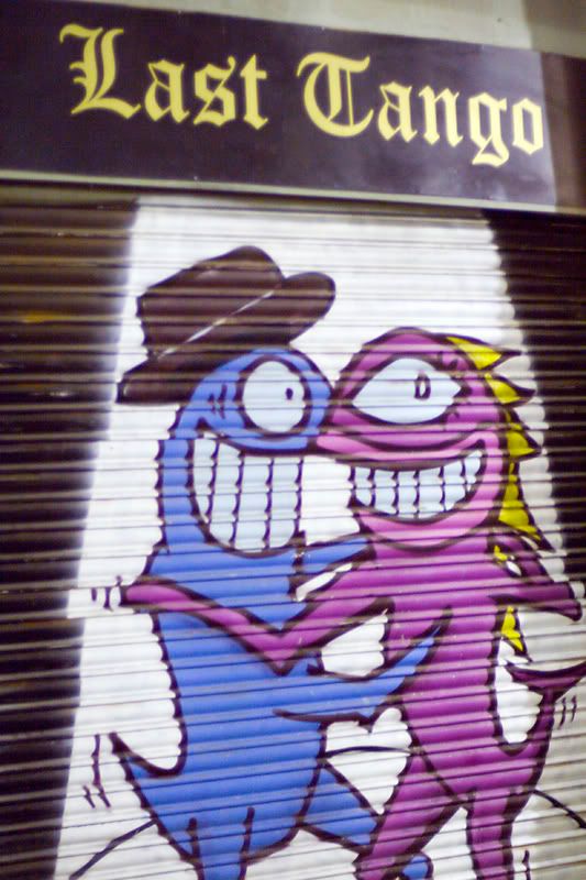 IMAGE: http://i13.photobucket.com/albums/a294/peteghia/Barcelona/IMG_3588.jpg