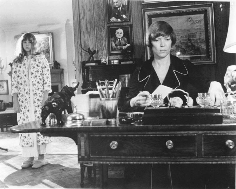 http://i13.photobucket.com/albums/a295/sofia_123/exorcist_still.jpg