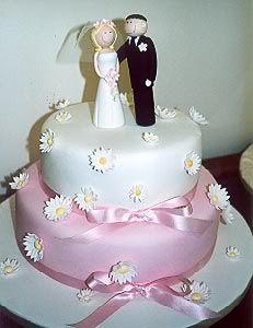 daisy wedding cake