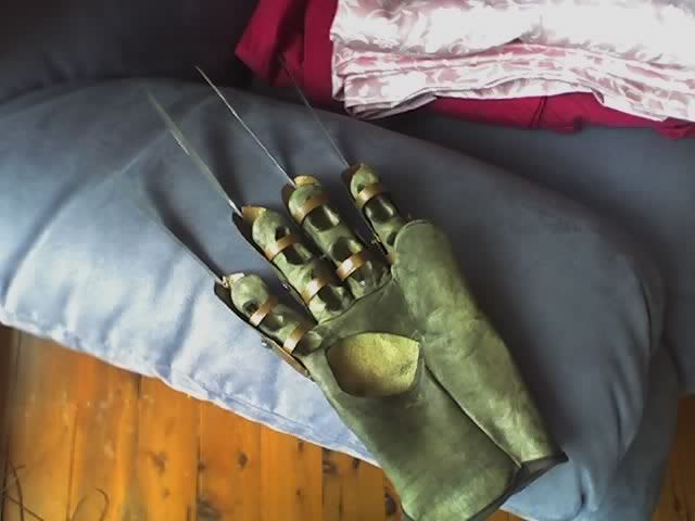 [Image: glove2.jpg]