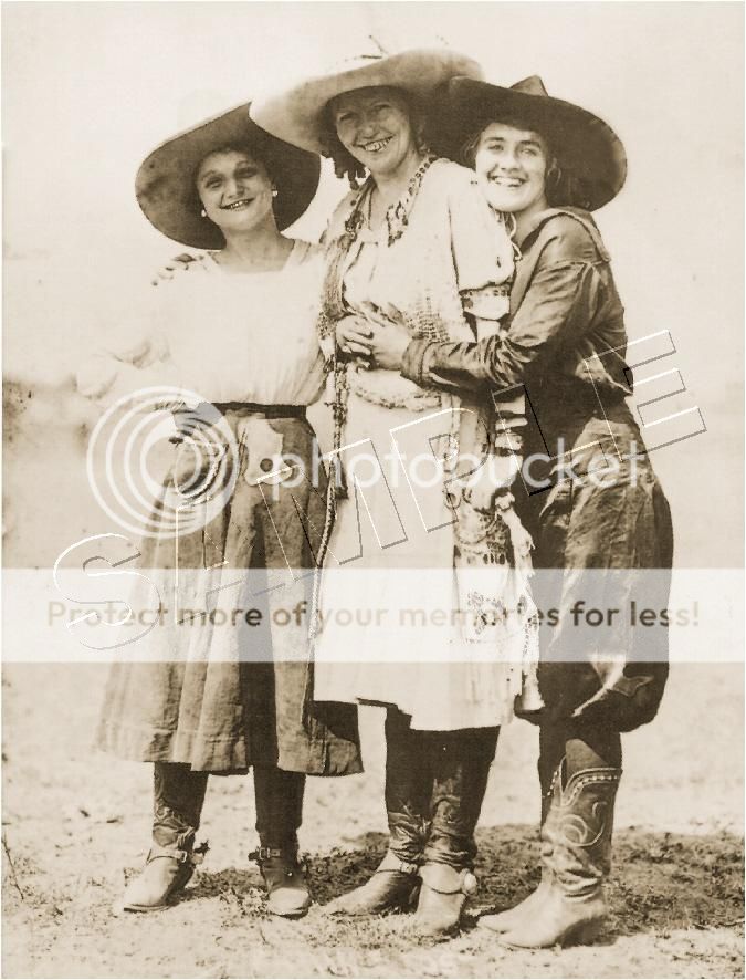 ANTIQUE VINTAGE WESTERN RODEO PENDLETON COWGIRLS PHOTO *CANVAS* ART 