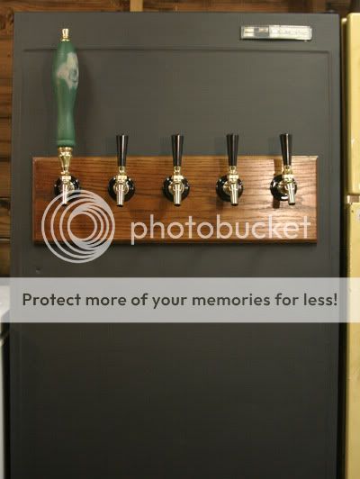 IMAGE(http://i13.photobucket.com/albums/a254/Liquidmantis/brewing/fridgeAfter.jpg)