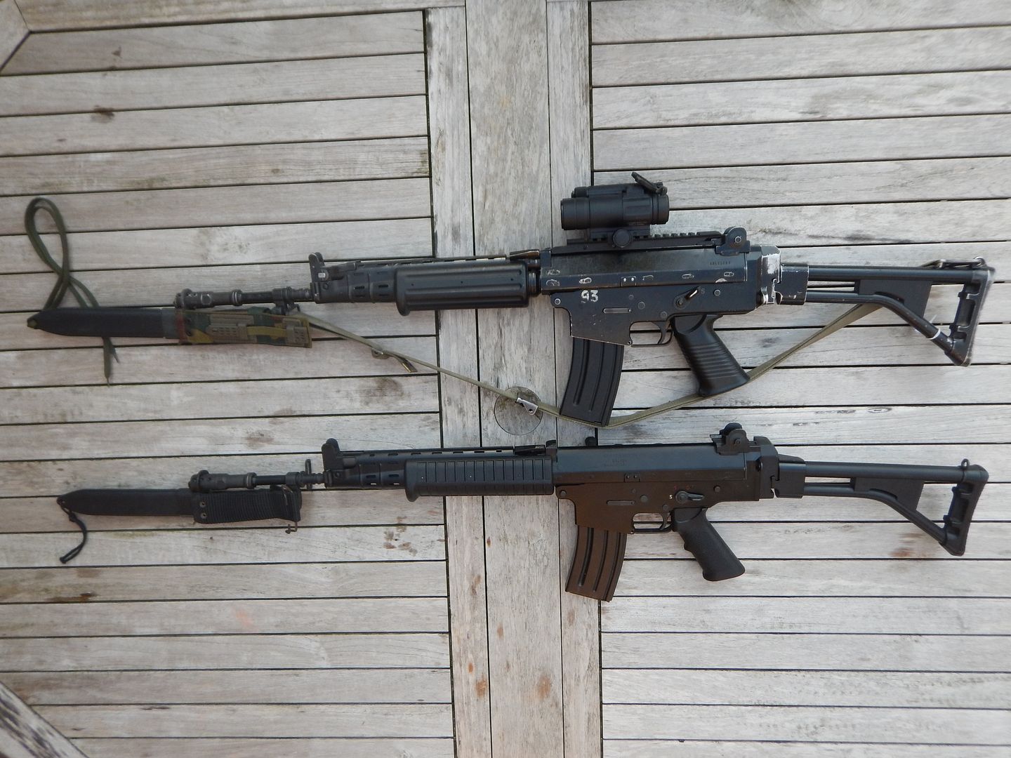 Rare Belgian Army FN FNC M3 versus original indonesian Pindad SS1 V1 part1