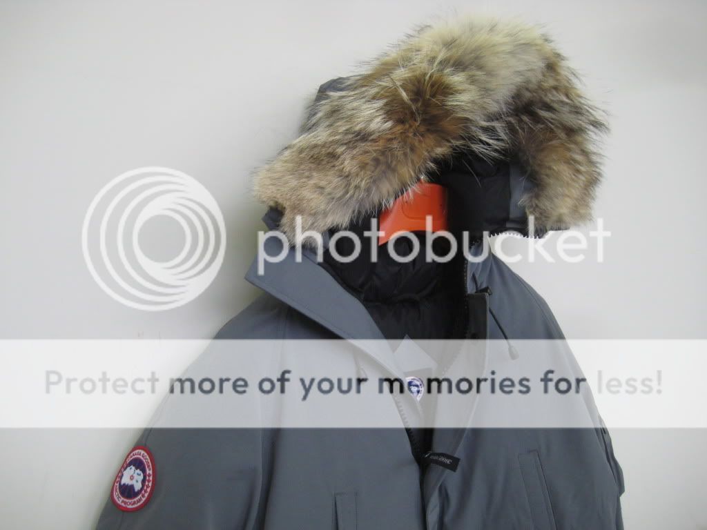 NEW CANADA GOOSE CHILLIWACK JACKET MENS M GREY DOWN PARKA AUTHENTIC 