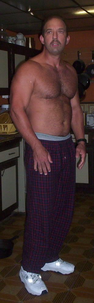 DAN020706INTHEKITCHEN.jpg